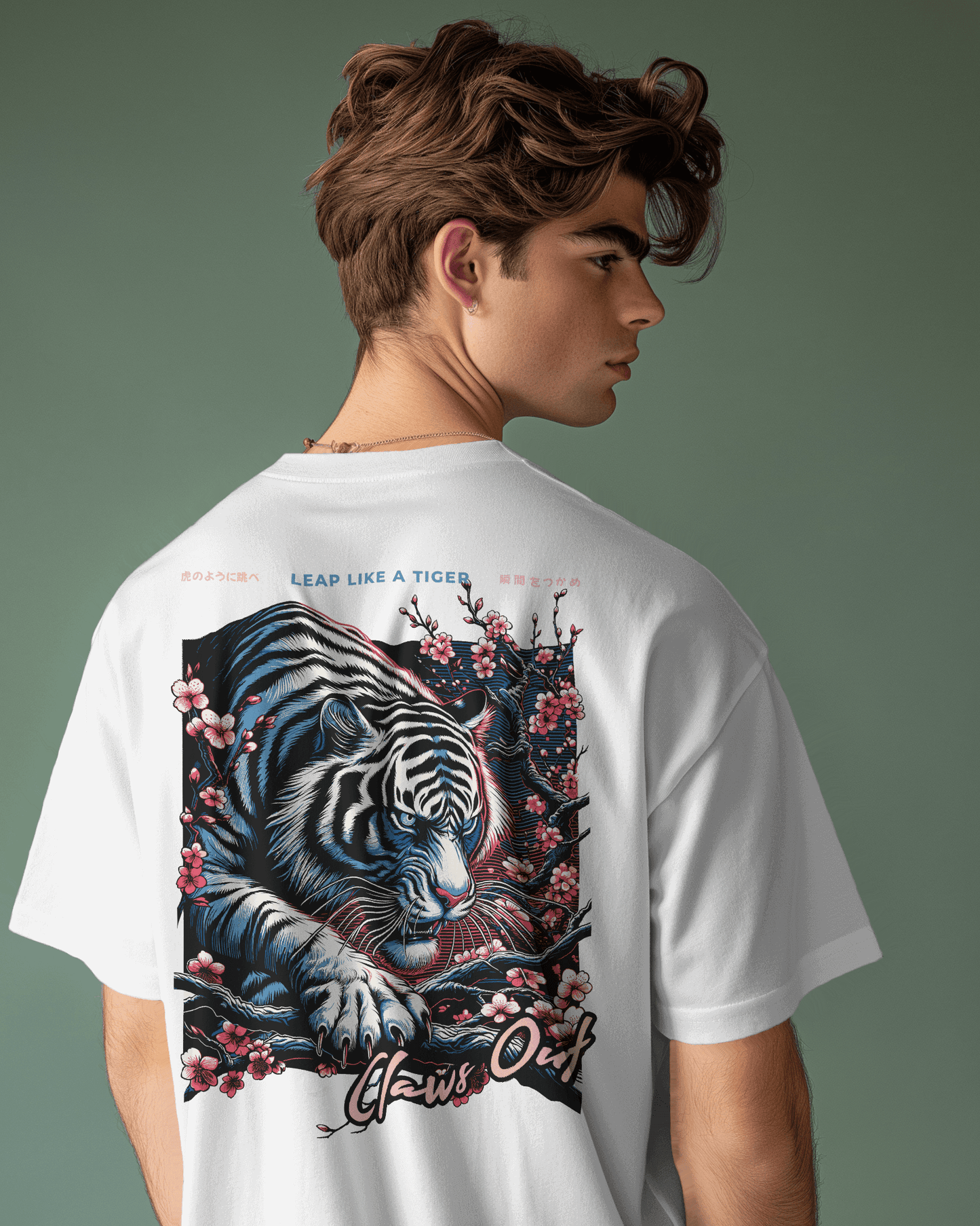 Claws Out graphic on a 280gsm t-shirt, drop shoulder t-shirt, offering a bold design with a relaxed, comfortable fit.
