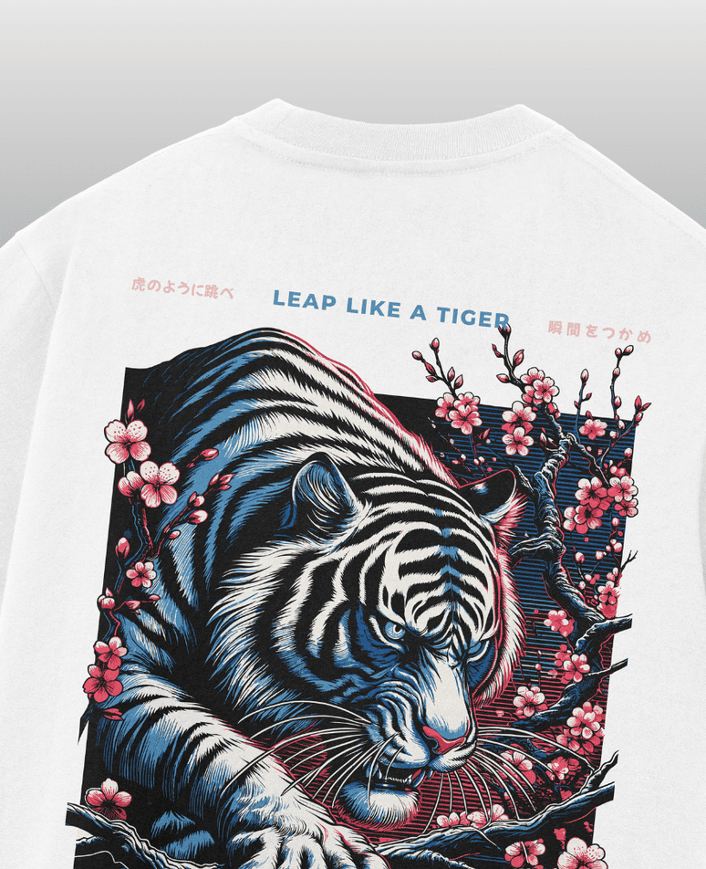 Claws Out graphic on a 280gsm t-shirt, drop shoulder t-shirt, offering a bold design with a relaxed, comfortable fit.