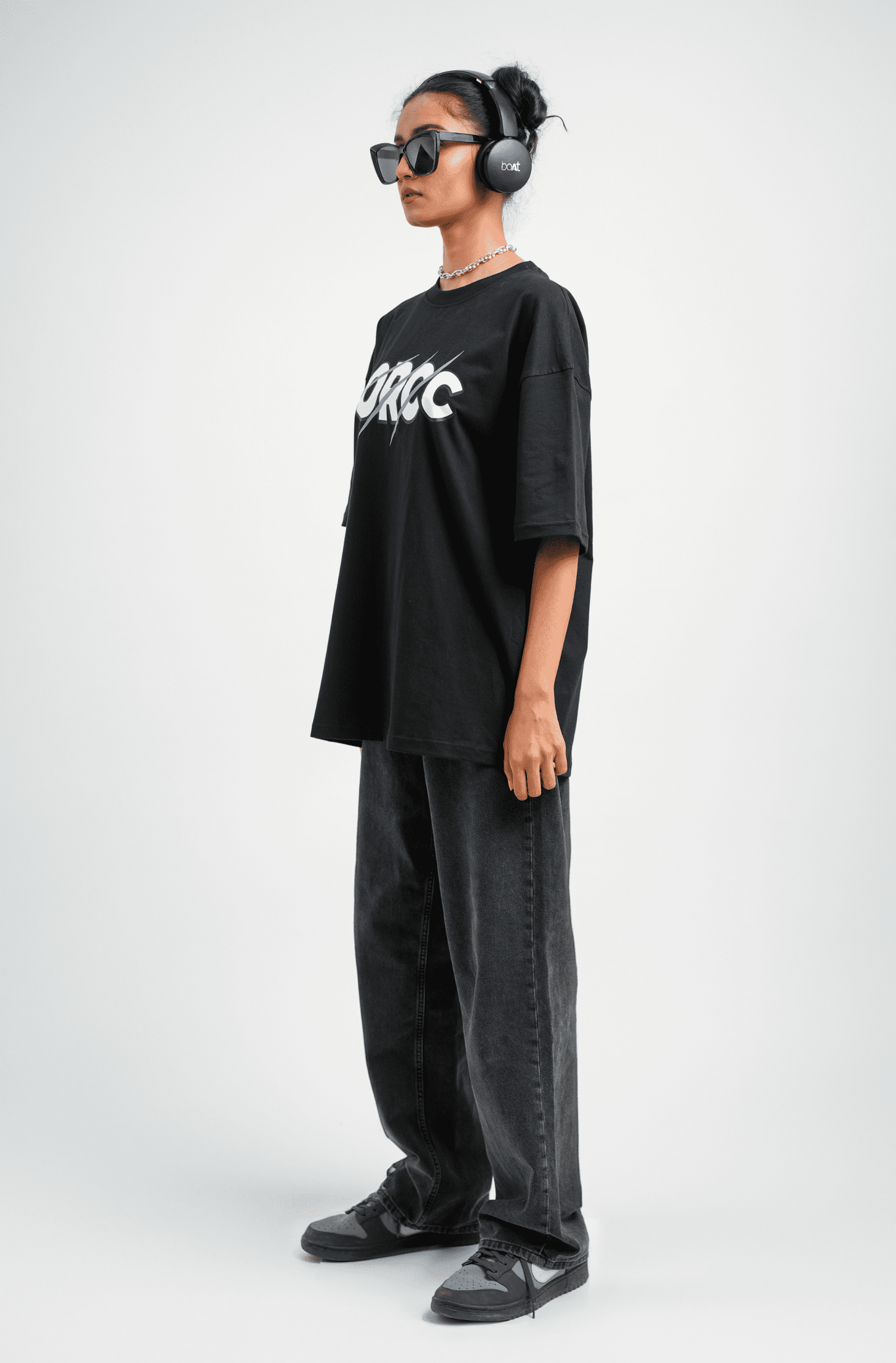 Wolf Black Printed Oversized T-shirt | Drop Shoulder T-shirt